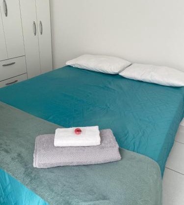 Apartamento dois quartos acolhedor prox Hospital Regional e Rodoviária