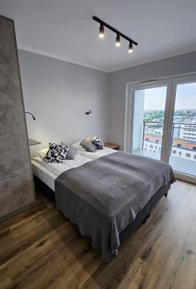 Apartament Bułgarska 59 - sypialnia i salon - 40m2 - self check in 24h