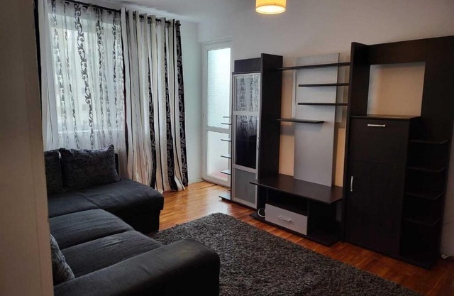 Apartament de vis cu parcare privata