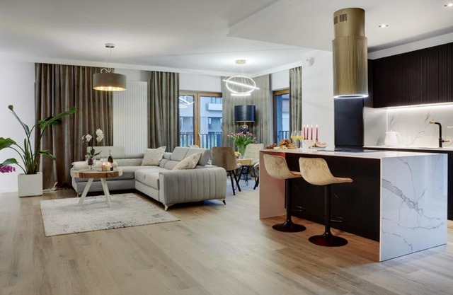 Apartament Heaven 80 m2-Ceglana Park 2 luksusowe sypialnie i parking