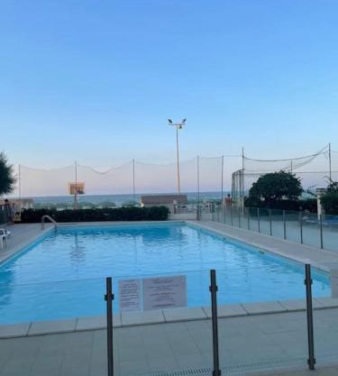 Apartament Mare e Sole z basenem i przy plaży