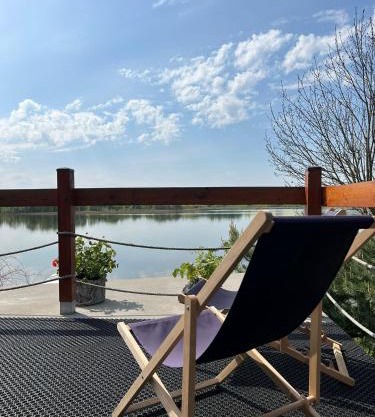 Apartament nad jeziorem