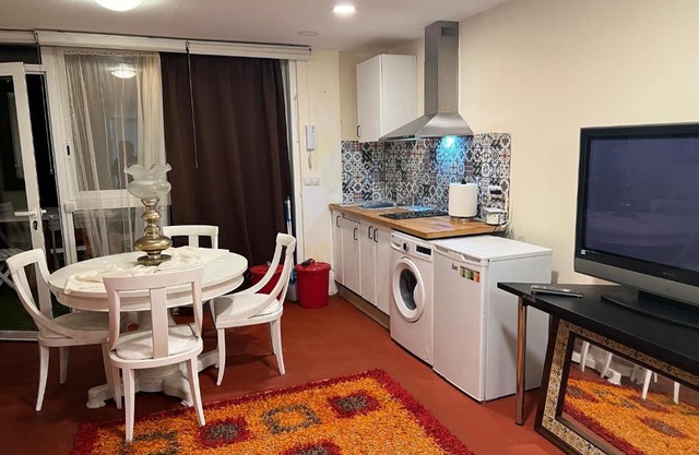 Apartamento abierto con patio