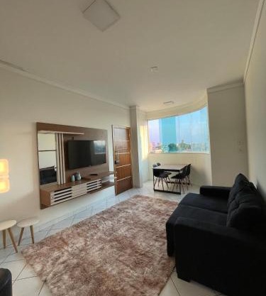Apartamento amplo e bem localizado