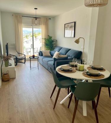 Apartamento Avigar con vistas a la montaña y piscina