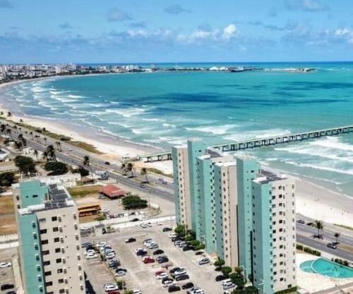 Apartamento com 2 quartos de frente para o mar