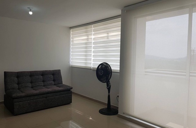 Apartamento, comodo cerca del Ecoparque con tobogán de agua y piscina con olas