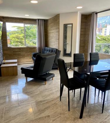Apartamento con Excelente Ubicación en Envigado
