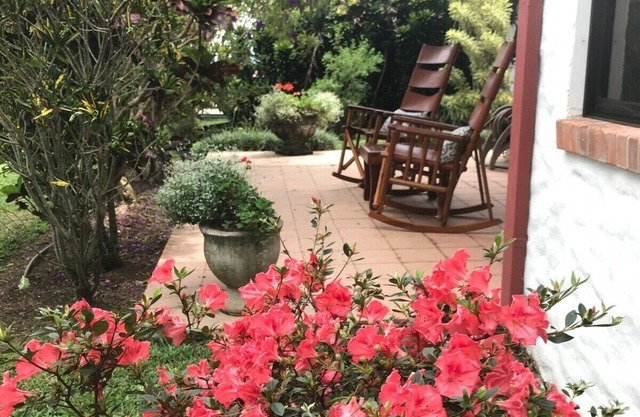 ¡Lo mejor en vistas! 20 minutos al aeropuerto! Modern Cliff side Condo SanJose