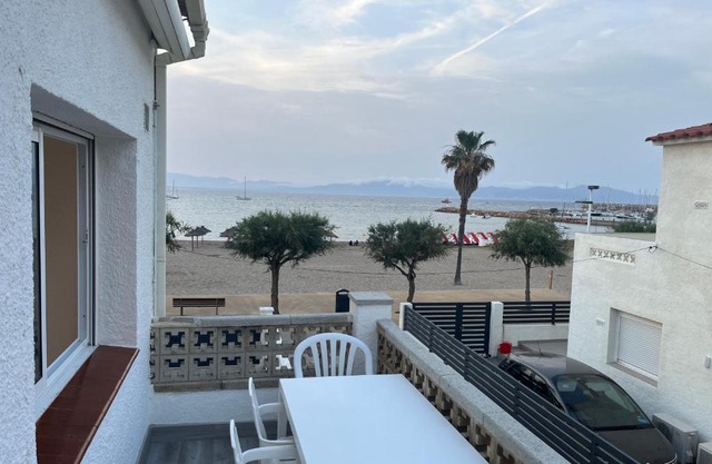Apartamento en la playa. Free Parking. Free WiFi