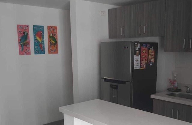 Apartamento Lisboa. Familiar, acogedor serca de supermercados y restaurantes