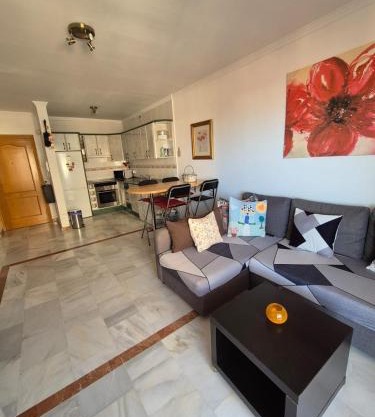 Apartamento Manilva con terraza y piscina