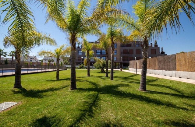 Apartamento moderno y confortable con piscina comunitaria.
