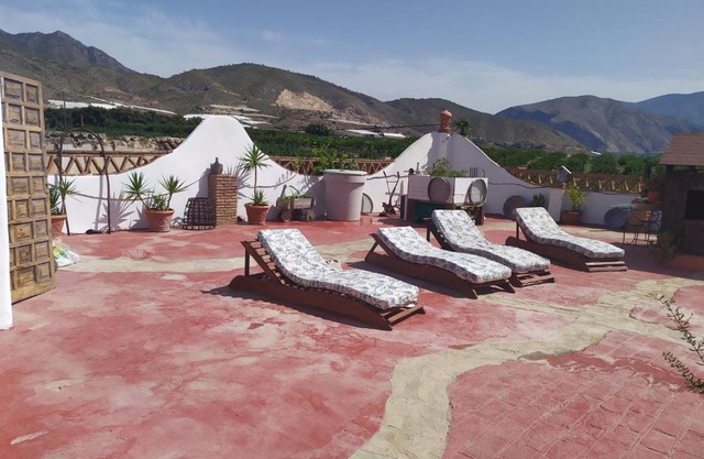 Apartamento n5 en Salobreña,zona rural con jacuzzi bárbacoa terraza con vistas impresionantes