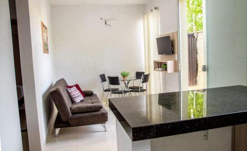 Apartamento novo e completo no Centro de Palmas c/internet