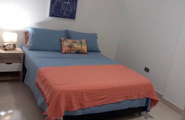 SE AQUILA COMPLETO APARTAMENTO NUEVO 3 HABITACIONES 2 BAÑOS