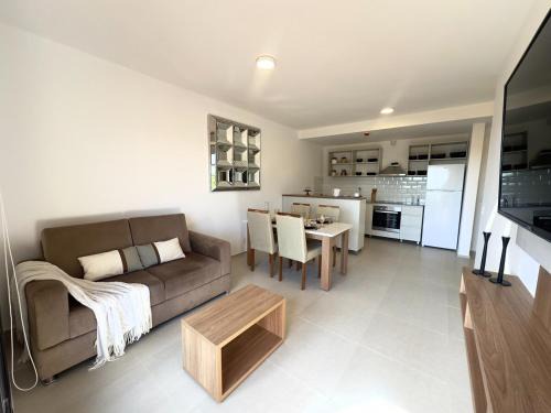 Apartamento nuevo de 2 habitaciones cerca de Asunción 212
