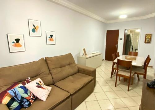 Apartamento recantoazul es Conforto Total a 50m do Mar Apartamento Recém-Reformado na Praia de Castelhanos, ES, para 7 Pessoas Aconchegante e Completo, com 3 Quartos e 1 Suíte