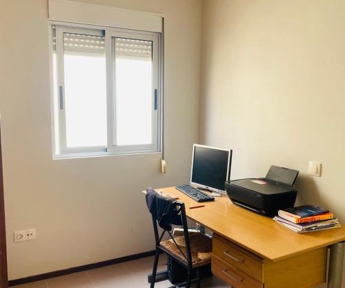 Apartamento T2 e escritorio mobiliado, tudo incluído , água, luz, internet, maquina de lavar