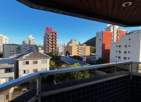 Apartamento tranquilo 6 quadras da praia