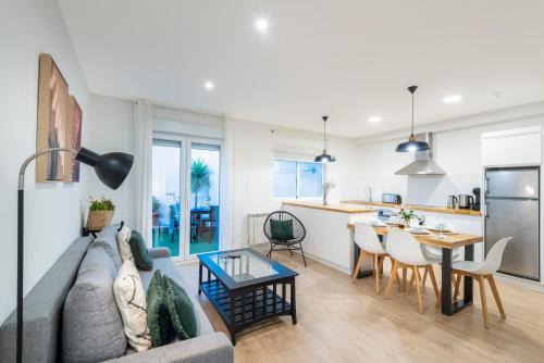 APARTAMENTO TURISTICO A 140 M PLAYA CANELIÑAS- Portonovo- 2 HABIT 4-6 pax 102