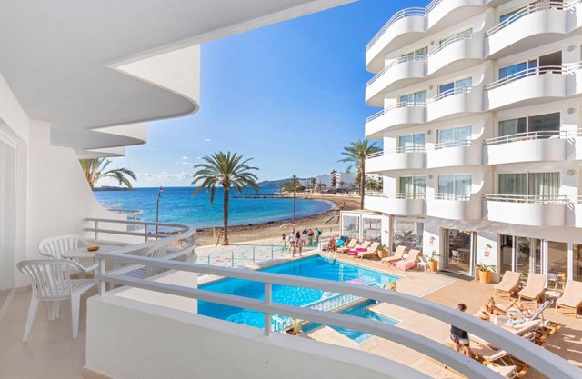 Apartamentos Mar y Playa