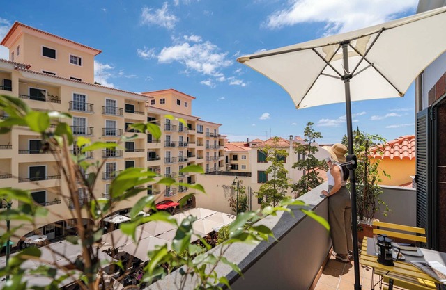 Apartamentos na Praça by An Island Apart