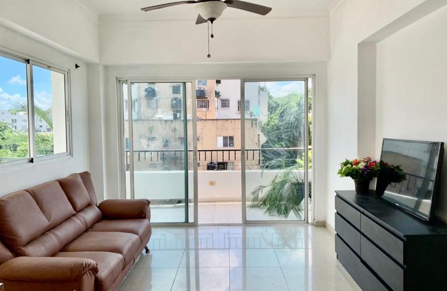 Apartement d'une chambre, terrasse spacieuse, balcon