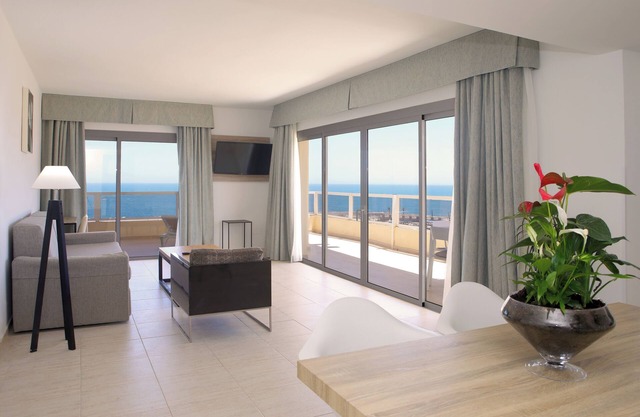 Aparthotel PYR Fuengirola