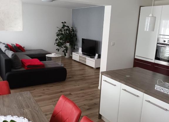 Apartma Tia 2