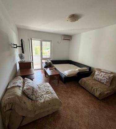 Apartman sa balkonom