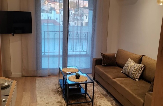 Apartman Soho 2 Modern condo w/ a pool- short ride to the seaside!
