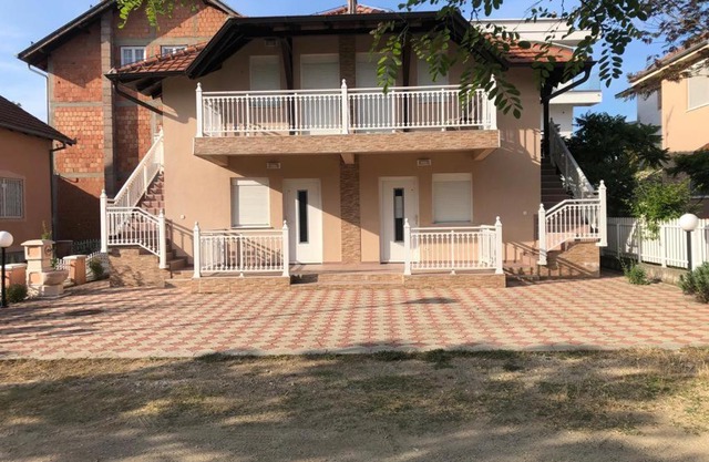 Apartmani Lara