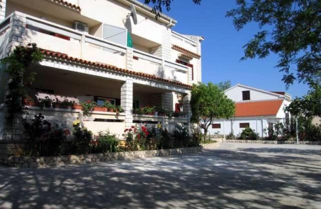 Apartmani Mira