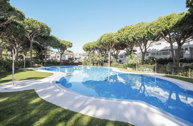 Apartamento "Casa Mercedes" cerca de la playa con piscina y jardín