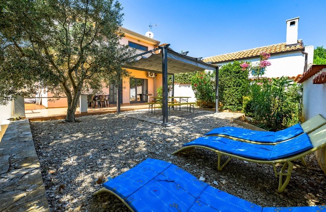 Apartment Panous 2
