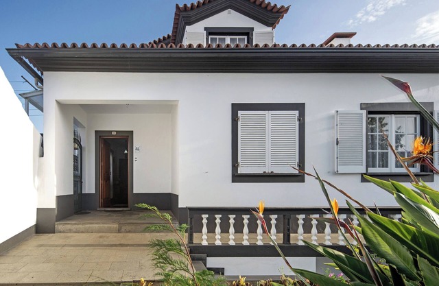 Apartamento 'Bettencourt 2 Rooms' con vistas a la montaña, terraza privada y Wi-Fi