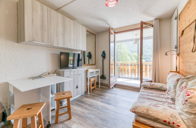 Apartamento 'Équipé Avec Balcon Fermé' con balcón