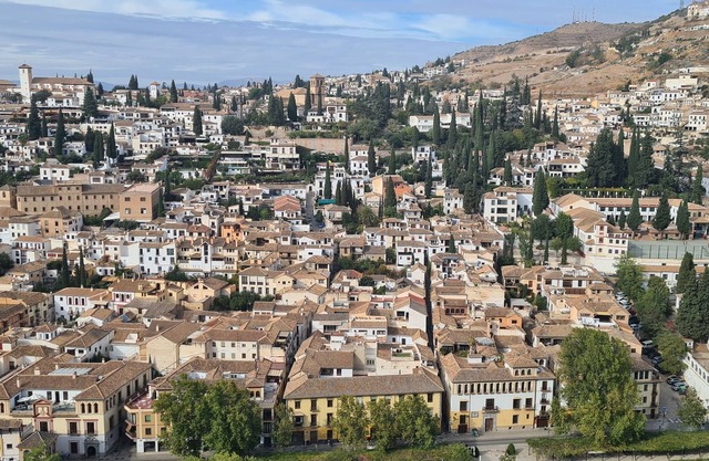 Piso a 10min de Granada y l'Alhambra !