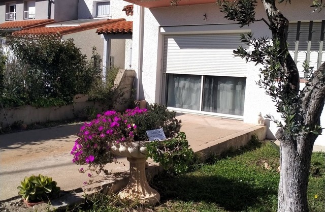 APARTMENT 10 MINUTES FROM THE SEA