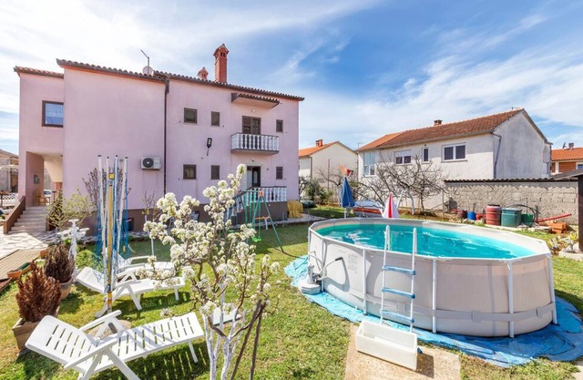 Apartment 1488/14228 (Istria - Pula), 3000m from the beach
