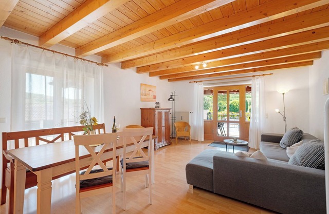 Apartamento '2, 65 Qm, Balkon' con piscina compartida, terraza privada y Wi-Fi