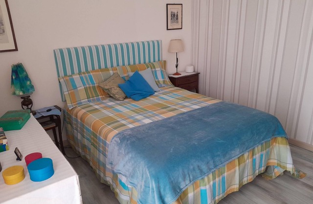 Apartment 2 double bedrooms, 2 bathrooms, lake view, garden, 5 minutes from center.