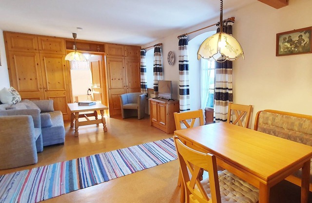 Apartment 3, 66 sqm for 1-5 persons, 2 sep. Bedroom with balcony
