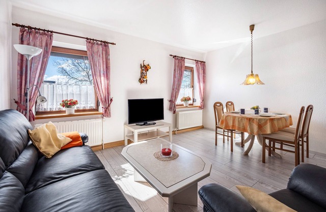 Apartamento '3-raum Fw 3' con jardín compartido y Wi-Fi