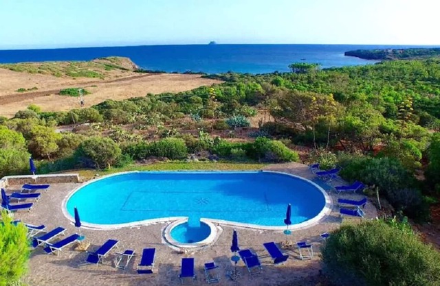Apartment 4 + 2 people sea view, swimming pool 200 meters from the beach