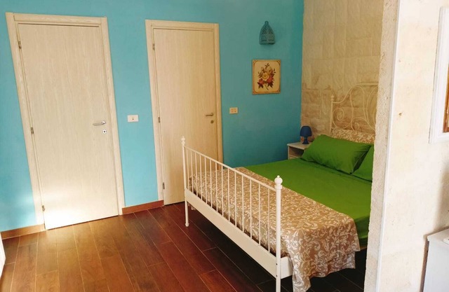 APARTAMENTO DE 4 PLAZAS EN UNA VILLA A SOLO 100MT DEL MAR DE ARENA