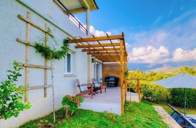 Apartment 45M2 in villa with sea view/access
