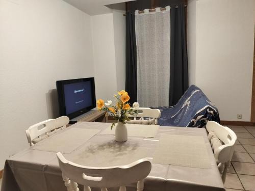 Apartment 6