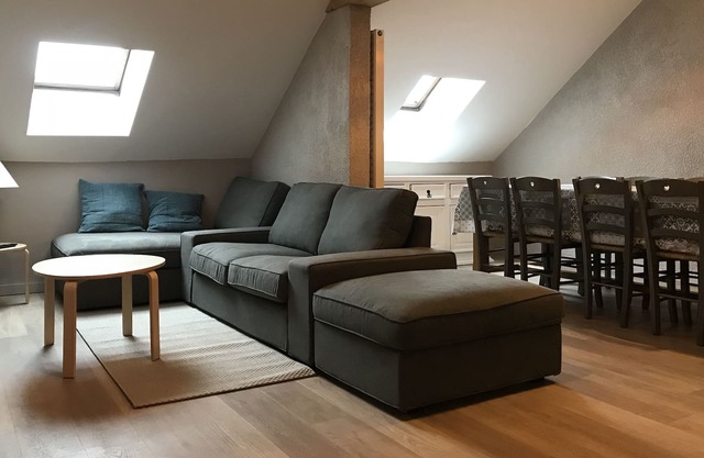 APARTMENT 8 PEOPLE